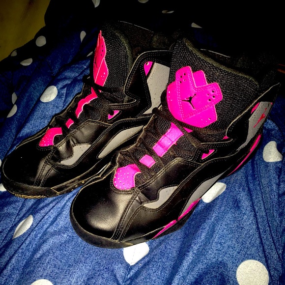 Jordan’s Size 6.5 - Picture 4 of 5